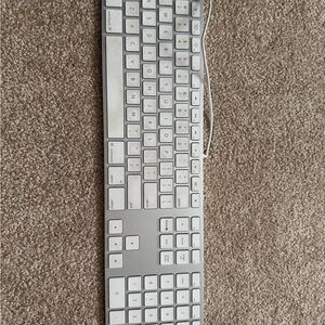 Apple Wired Silver Keyboard